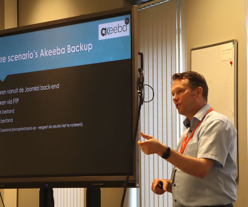 Johan van der Velde presenting during the JoomlaDays Netherlands 2024